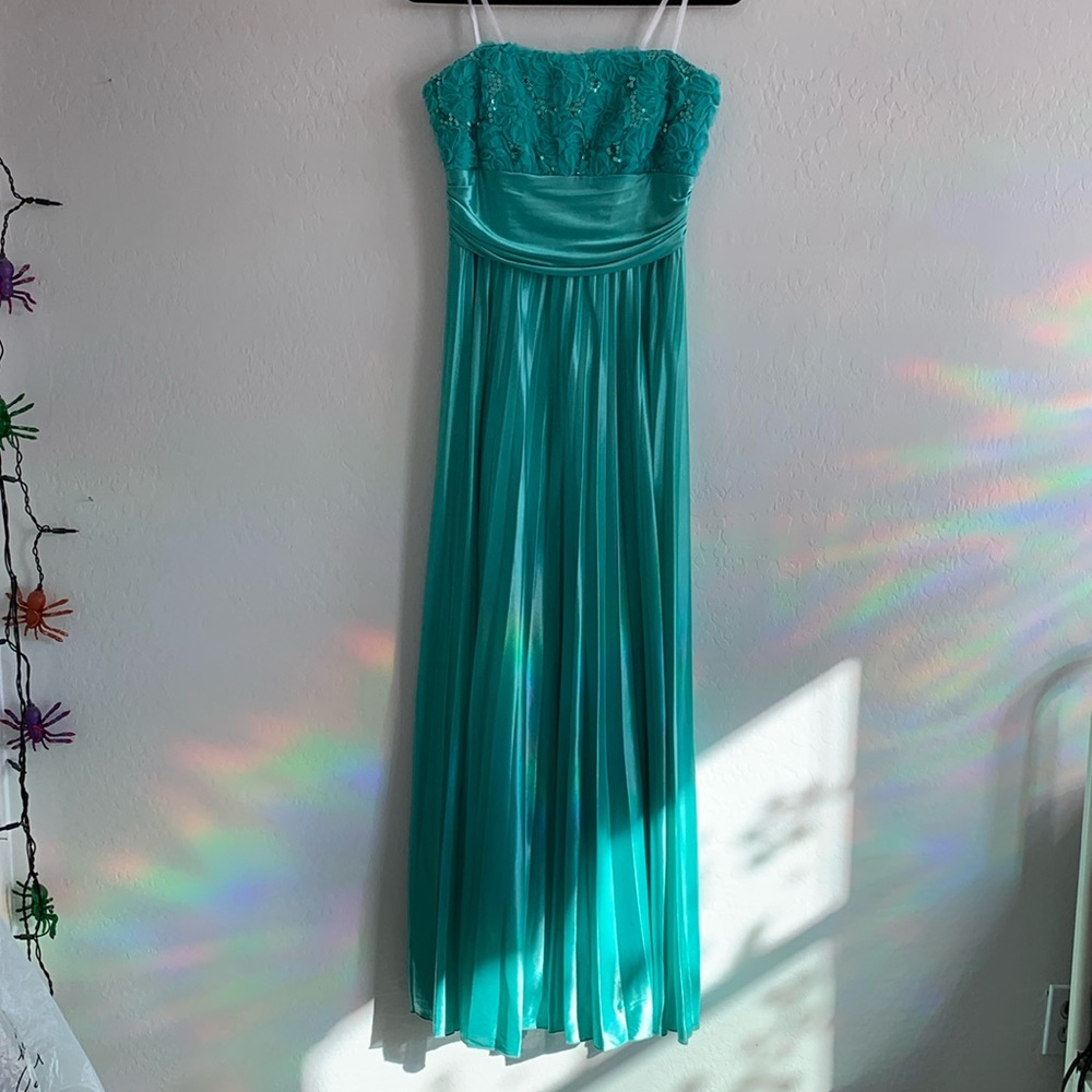 Speechless strapless Teal Dress